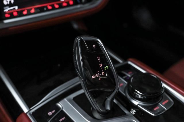 Used 2018 BMW M760i xDrive image 30