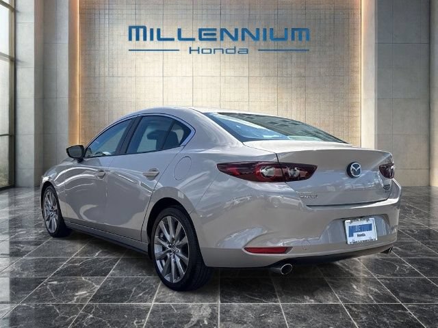 Used 2023 MAZDA MAZDA3 s FWD image 3