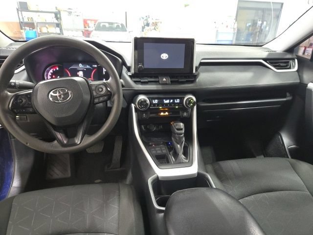 Used 2025 Toyota RAV4 XLE AWD/4WD image 12