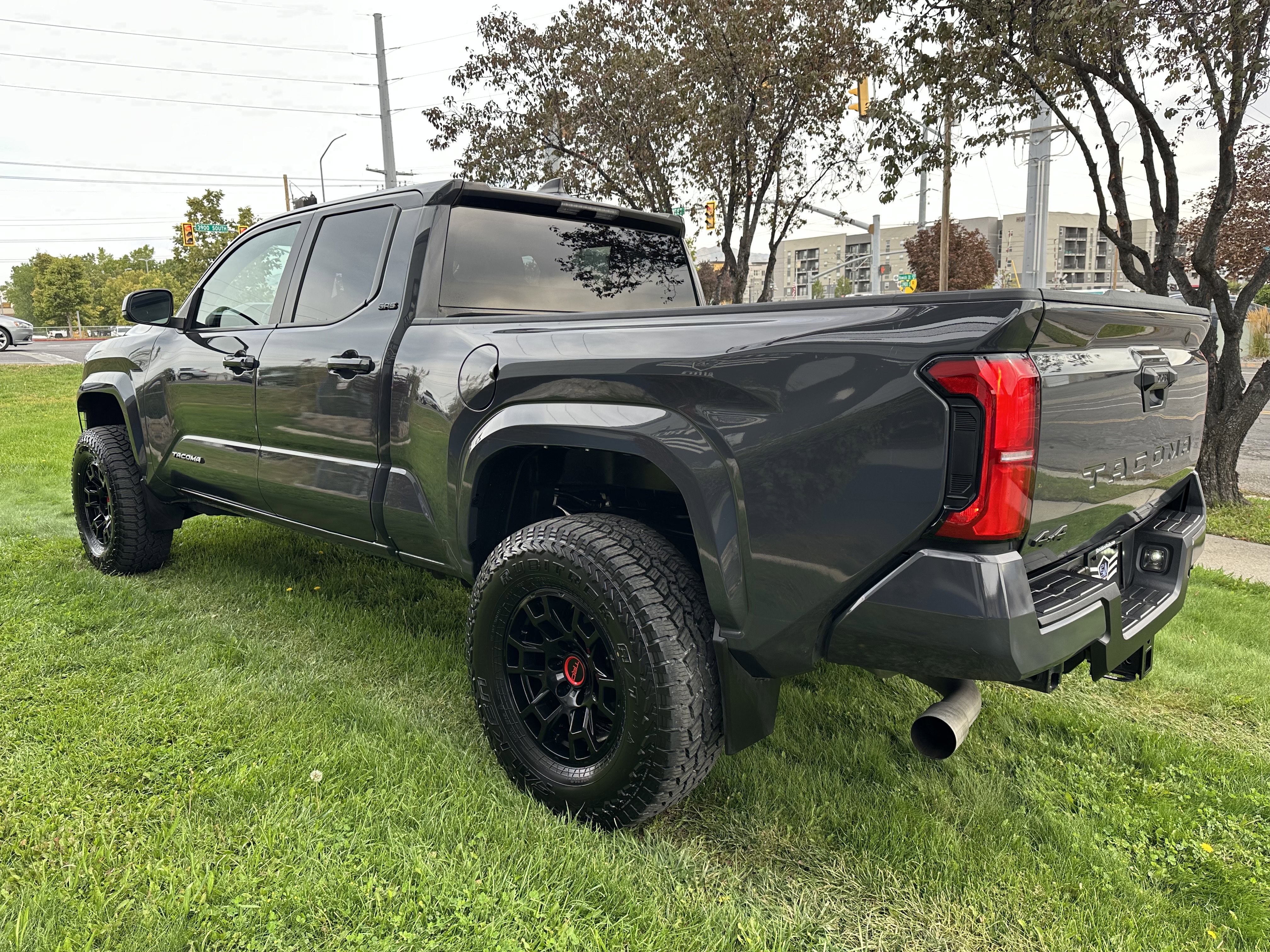 Used 2024 Toyota Tacoma SR5 image 9