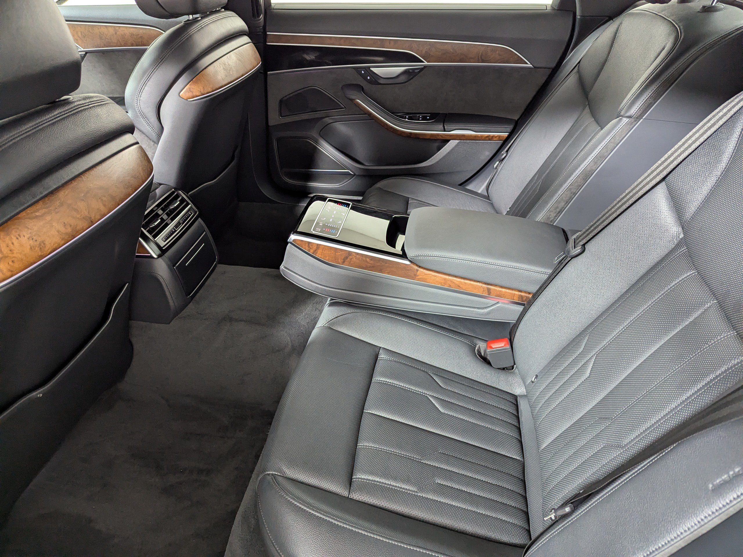 Used 2020 Audi A8 L 3.0T AWD/4WD image 32