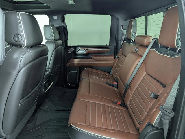 Used 2025 GMC Sierra 2500 Denali Ultimate image 16