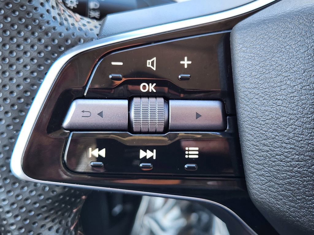 Used 2024 Nissan Ariya AWD image 19