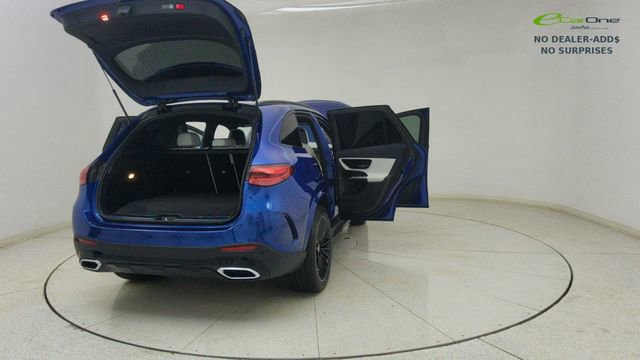 Used 2025 Mercedes-Benz GLC 350e 4MATIC w/ AMG Line image 79