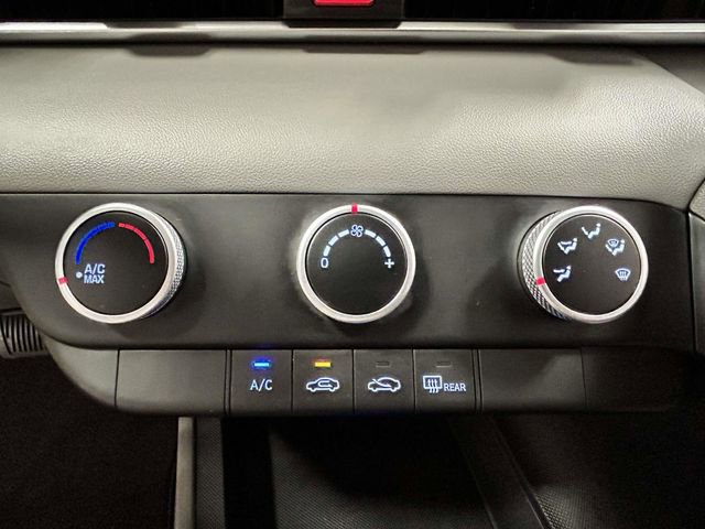 Certified 2025 Hyundai Elantra SE FWD image 20