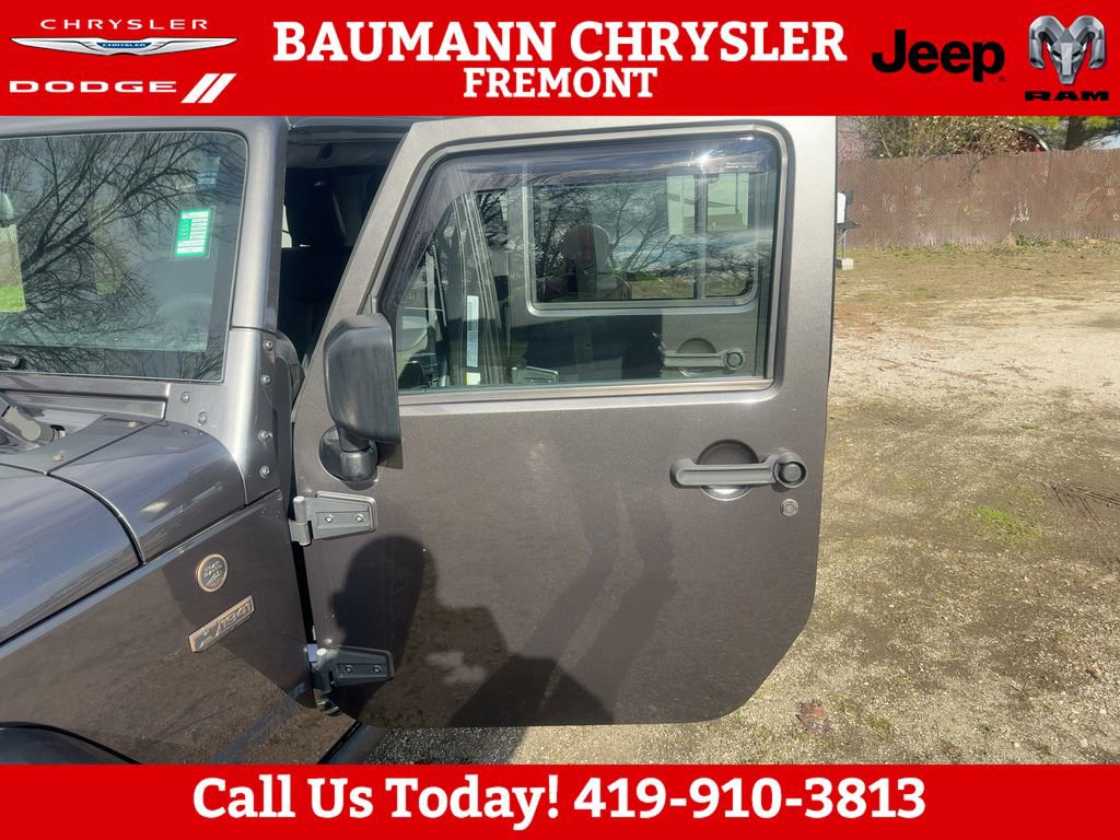Used 2016 Jeep Wrangler Unlimited Sahara image 16