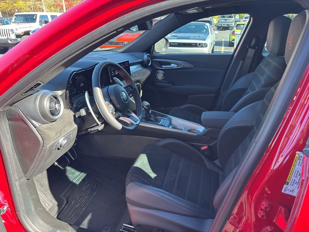 New 2025 Alfa Romeo Tonale AWD/4WD image 11