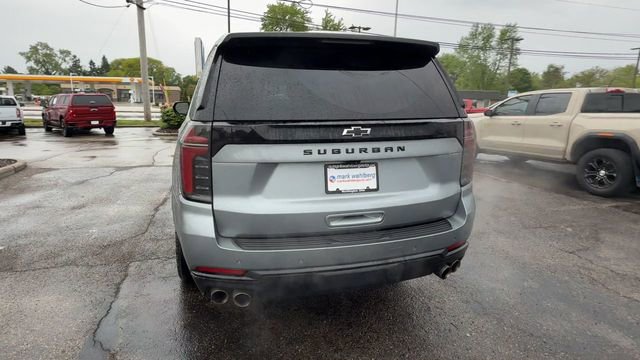 Used 2025 Chevrolet Suburban Z71 AWD/4WD image 7