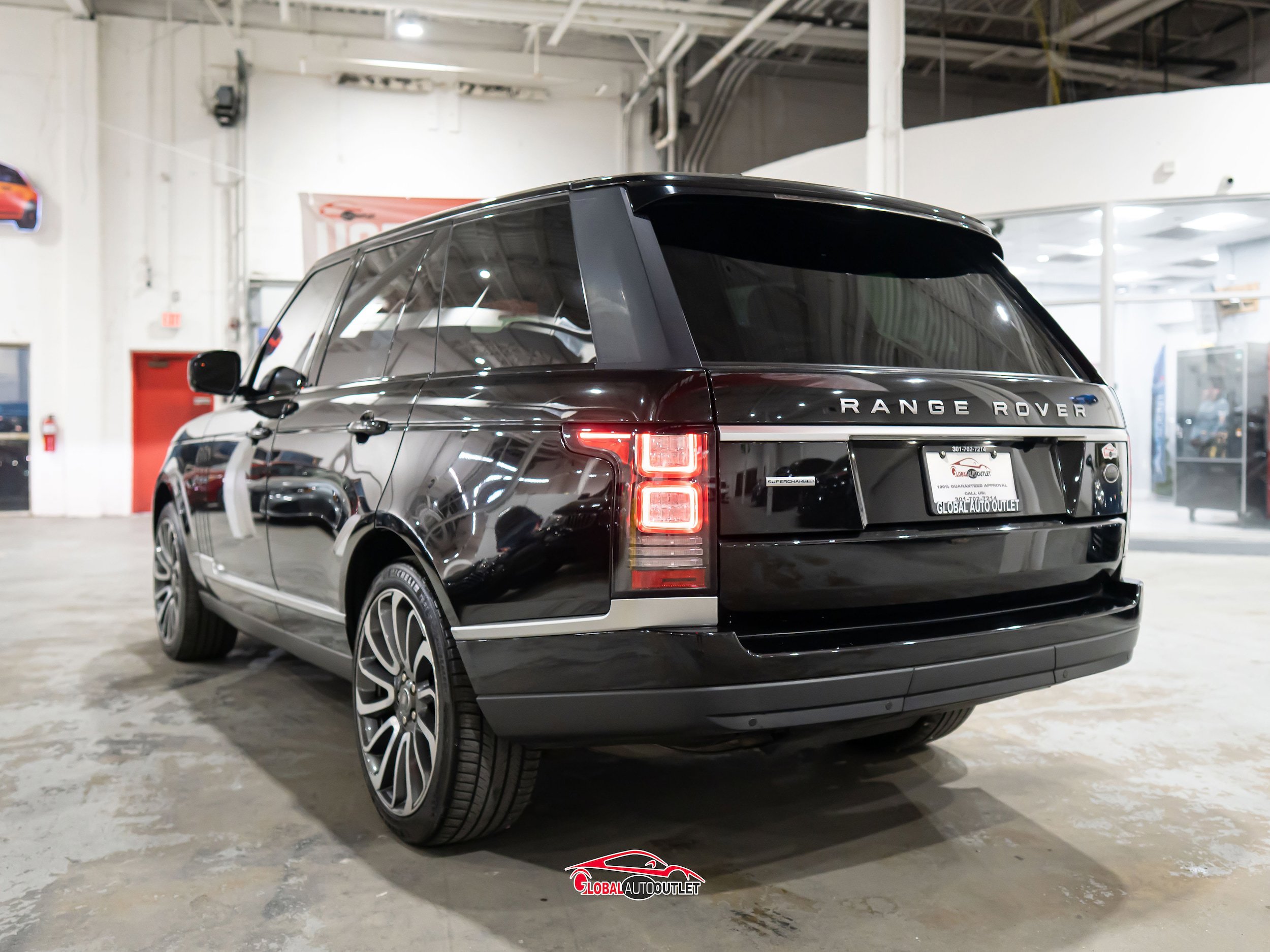 Used 2016 Land Rover Range Rover Supercharged AWD/4WD image 5