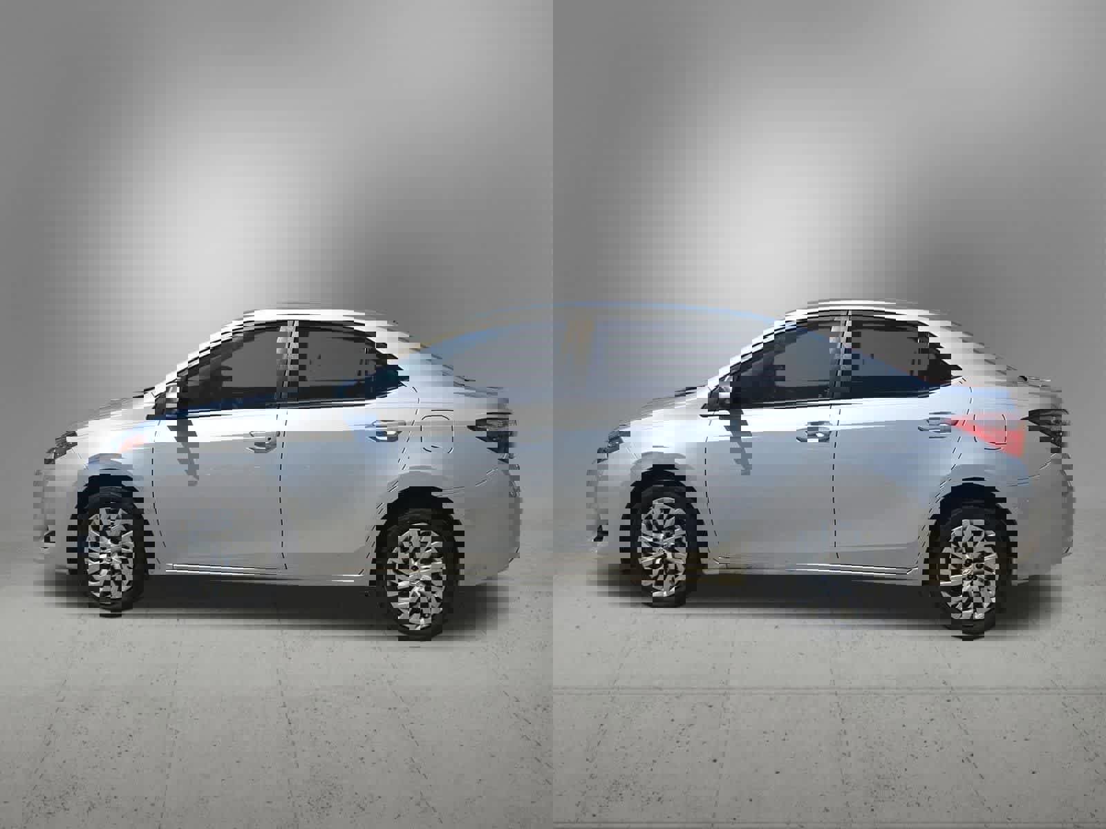 Used 2017 Toyota Corolla LE image 3