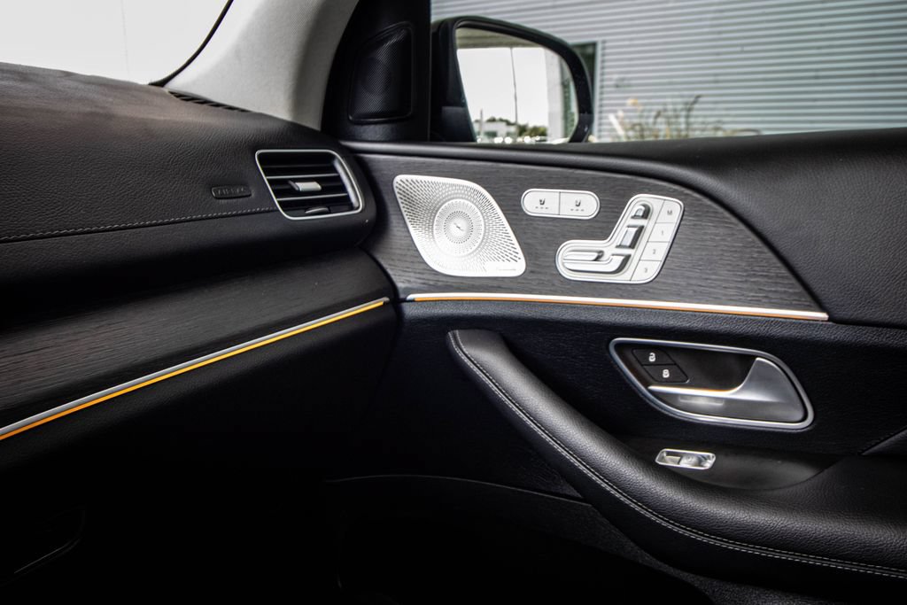 Used 2023 Mercedes-Benz GLS 580 4MATIC image 31