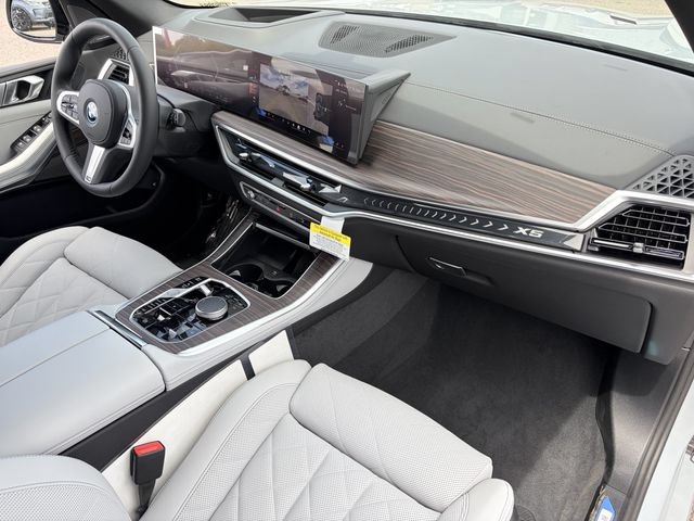 Used 2026 BMW X5 xDrive50e w/ M Sport Package AWD/4WD image 11