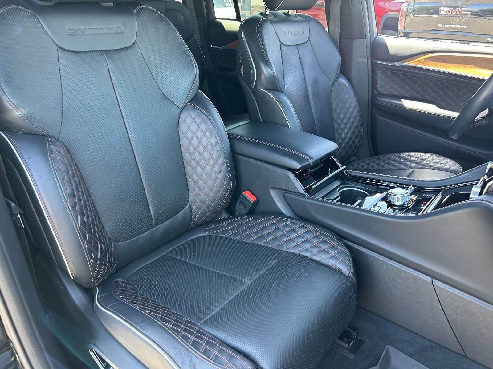 Used 2022 Jeep Grand Cherokee Summit AWD/4WD image 11