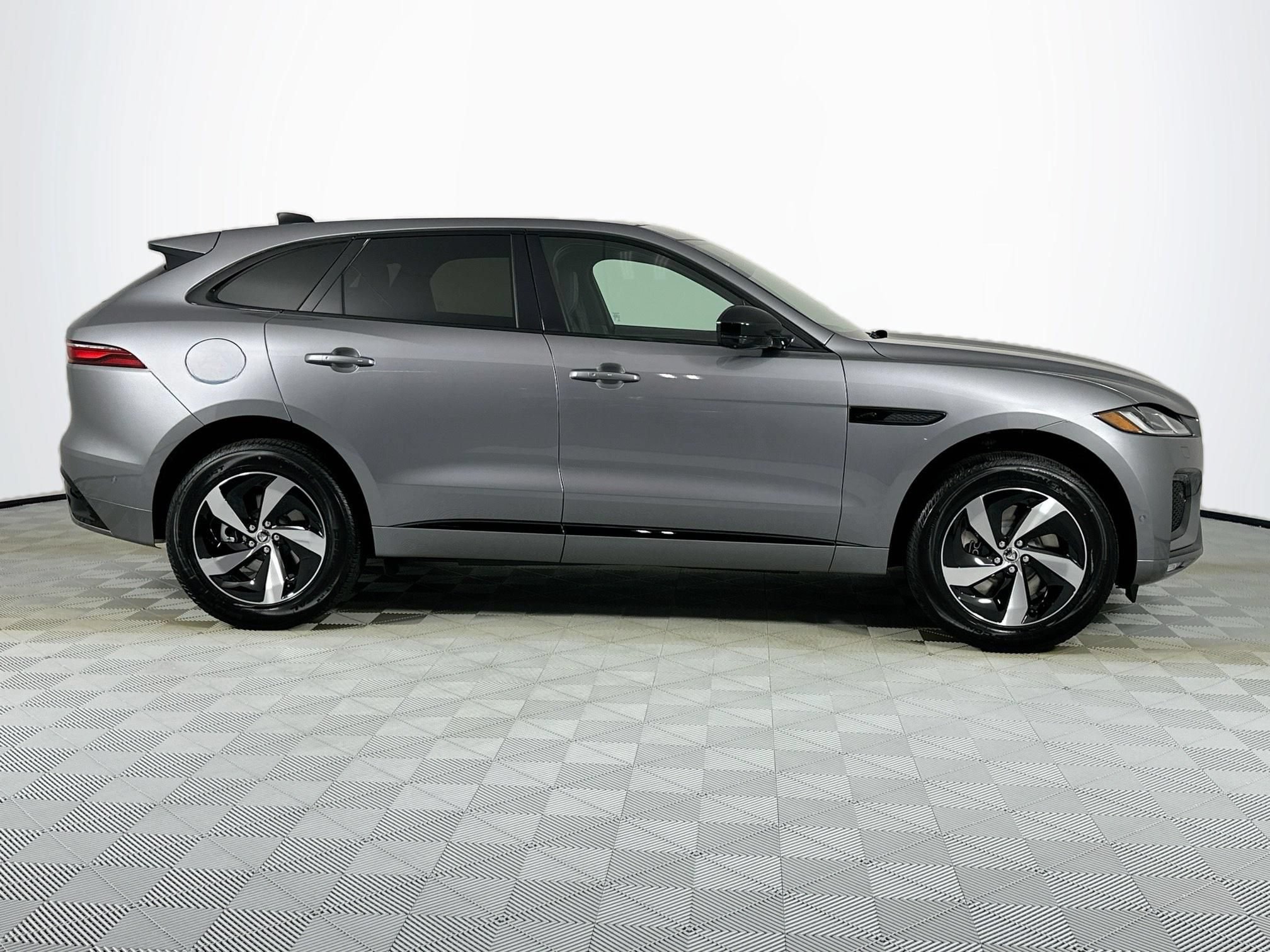 Certified 2026 Jaguar F-PACE R-Dynamic S AWD/4WD image 4