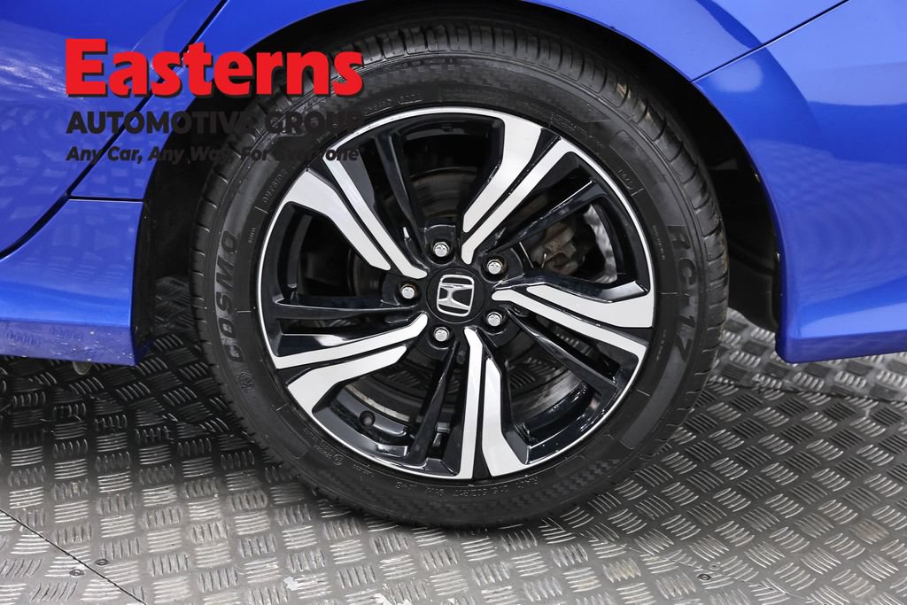 Used 2017 Honda Civic Touring image 32