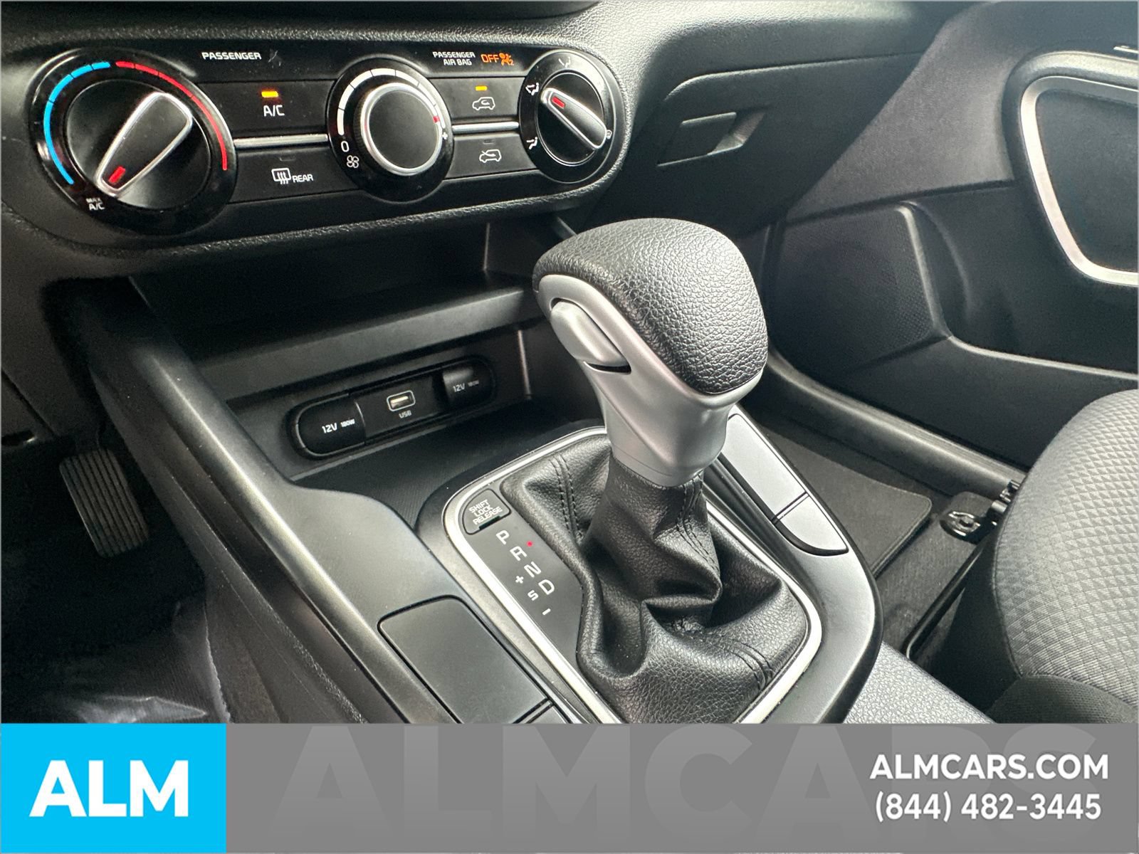 Used 2025 Kia Soul LX w/ LX Technology Package FWD image 34