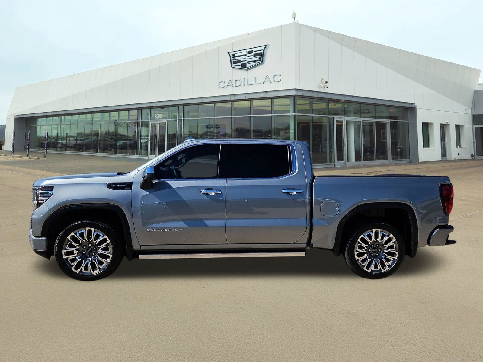 Used 2025 GMC Sierra 1500 Denali Ultimate AWD/4WD image 3