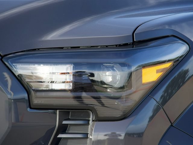 Used 2025 Toyota Tacoma SR5 AWD/4WD image 4