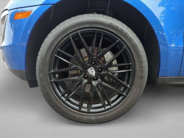 Used 2018 Porsche Macan AWD/4WD image 24