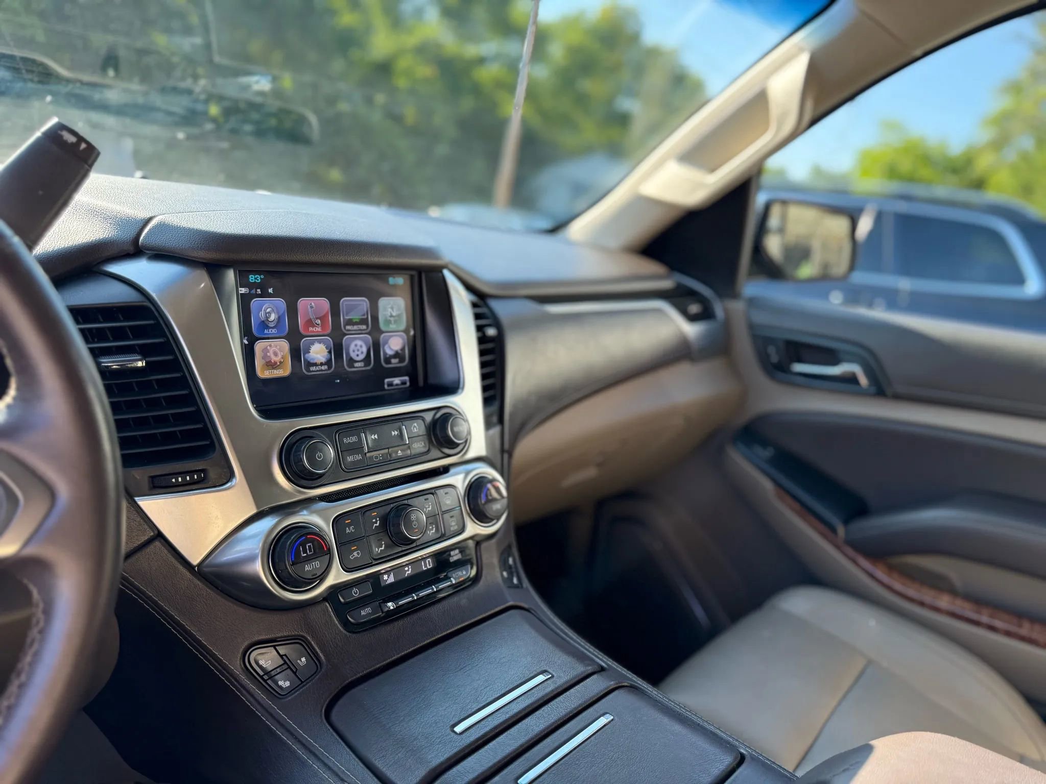 Used 2017 Chevrolet Suburban Premier image 12