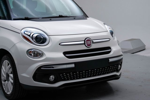 Used 2020 FIAT 500L Lounge image 12