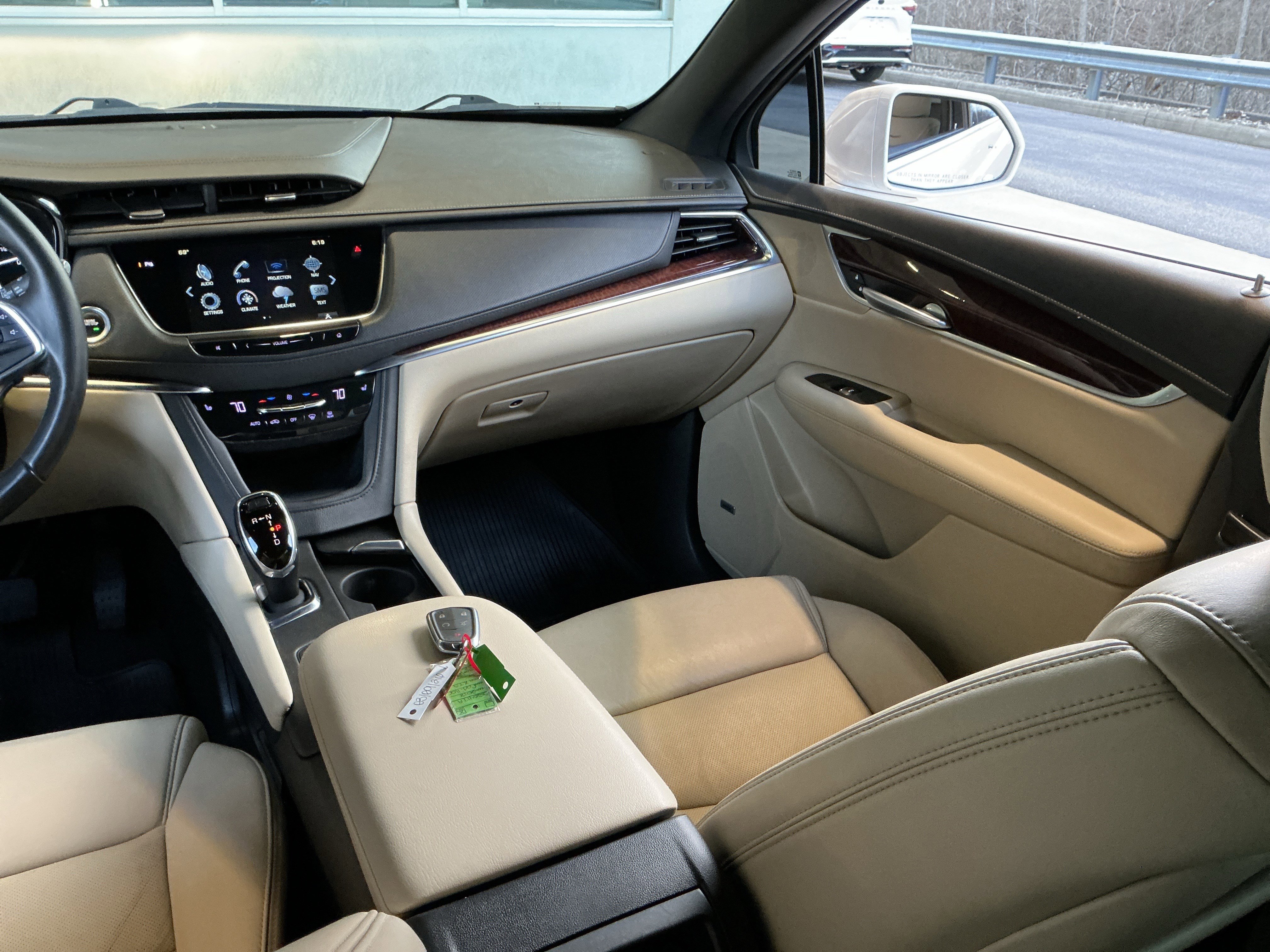 Used 2018 Cadillac XT5 Luxury w/ Driver Awareness Package image 16