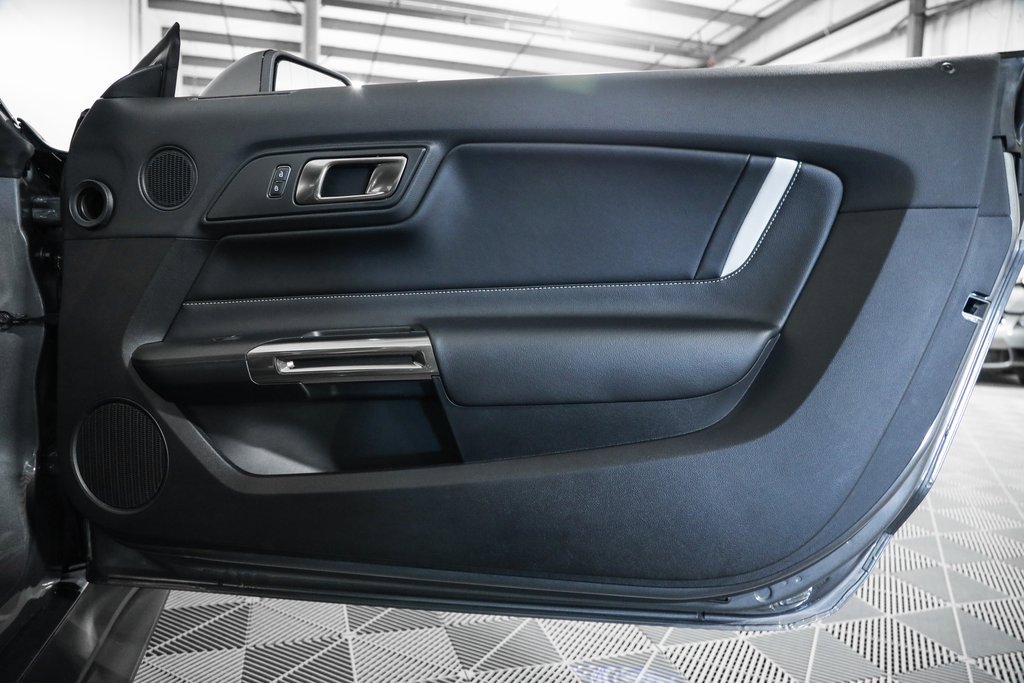 Used 2022 Ford Mustang Shelby GT500 w/ Carbon Fiber Track Pack image 27