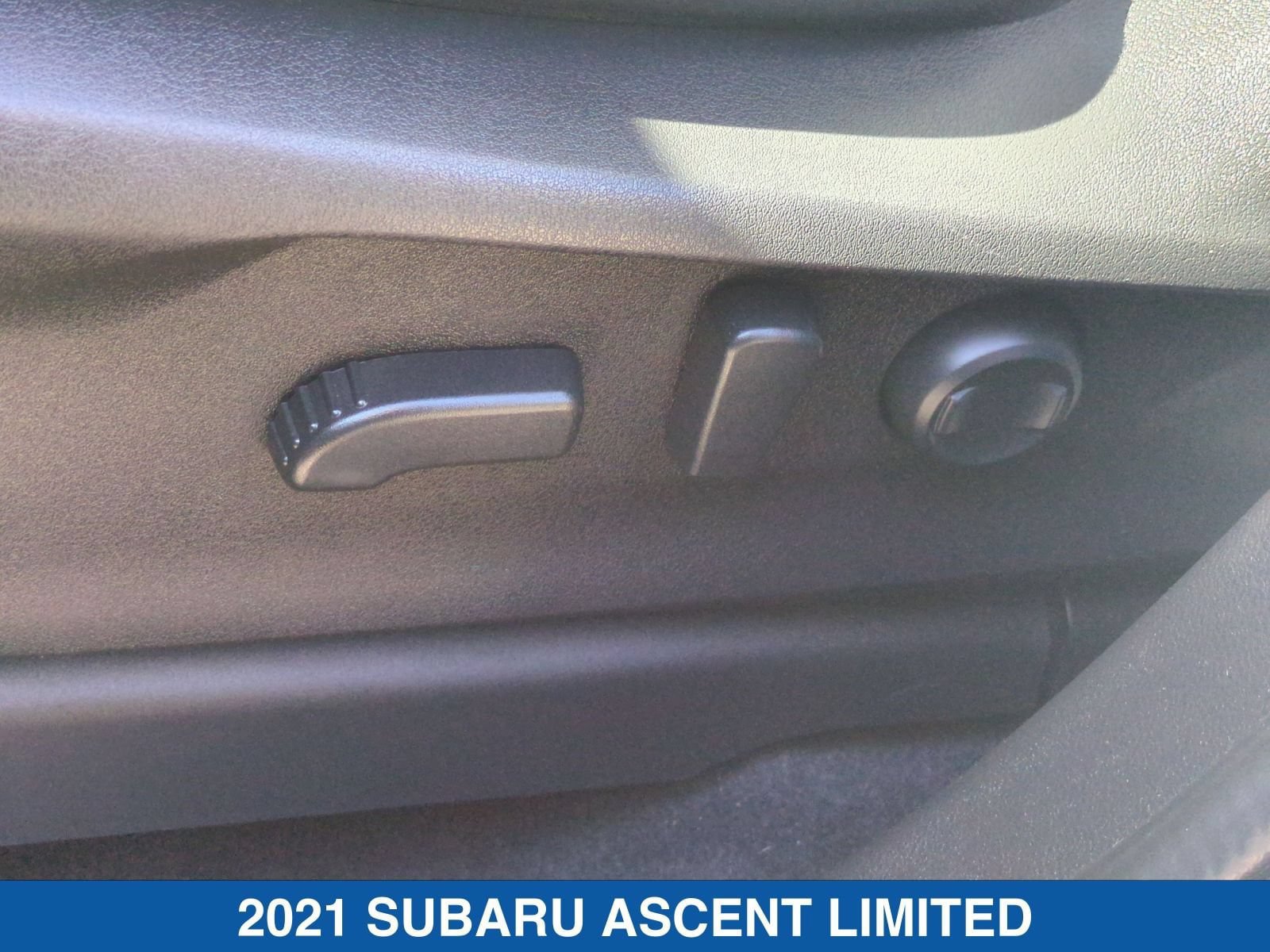 Used 2021 Subaru Ascent Limited w/ Technology Package AWD/4WD image 28