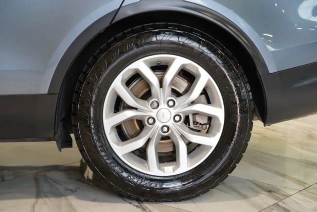Used 2018 Land Rover Discovery SE AWD/4WD image 32