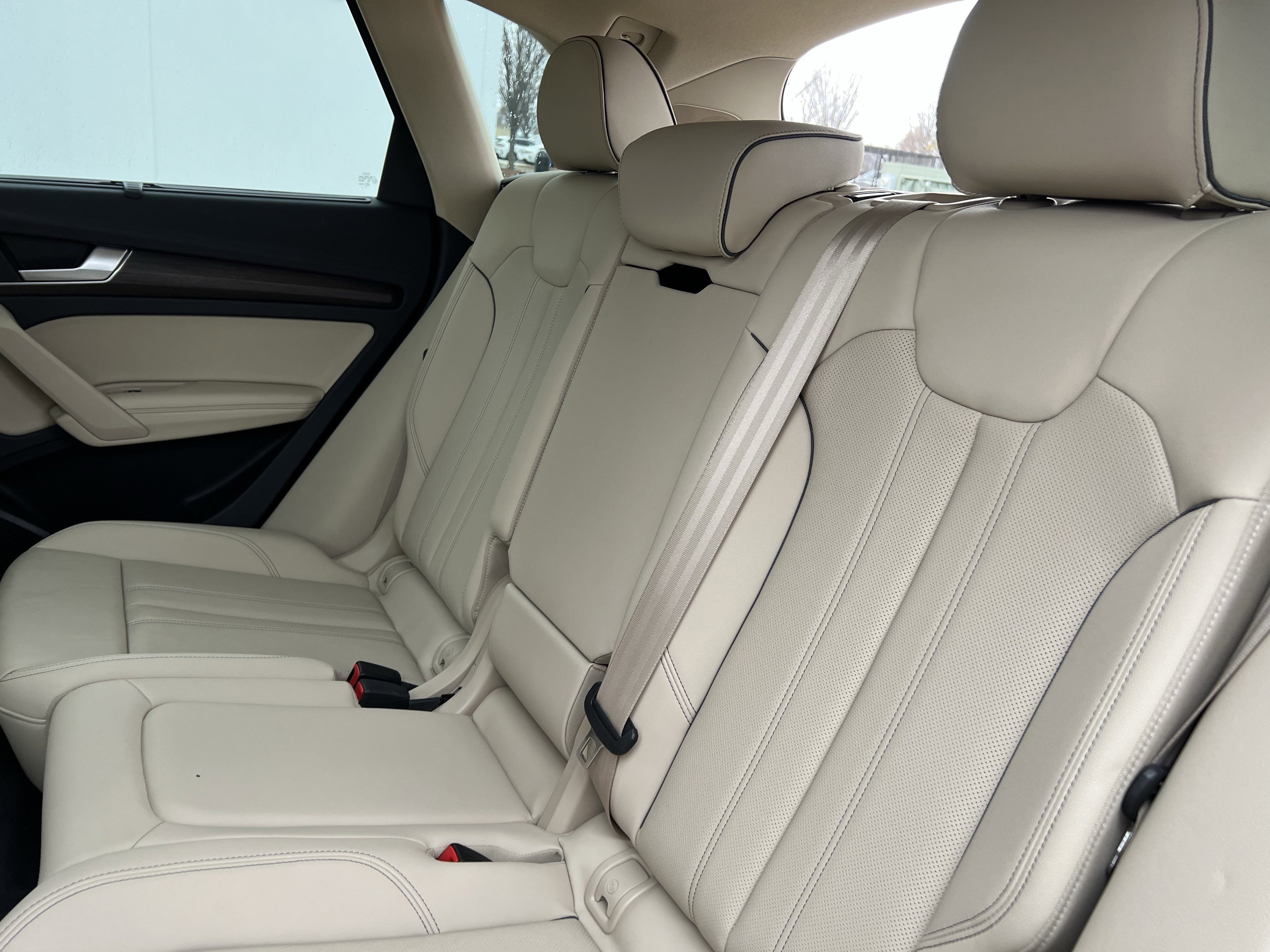 Certified 2025 Audi Q5 2.0T Premium Plus image 33