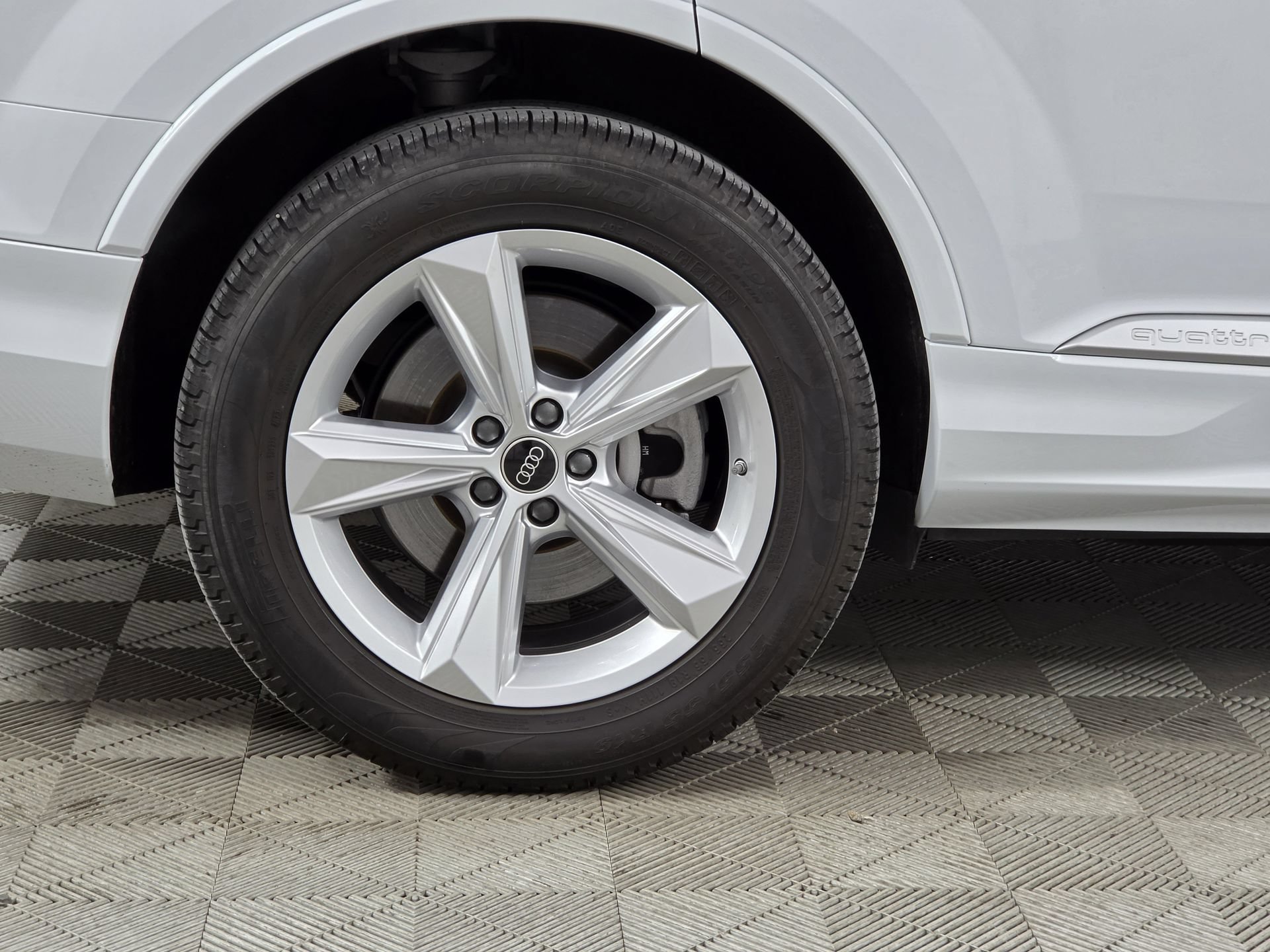 Certified 2023 Audi Q7 2.0T Premium Plus w/ Premium Plus Package AWD/4WD image 9