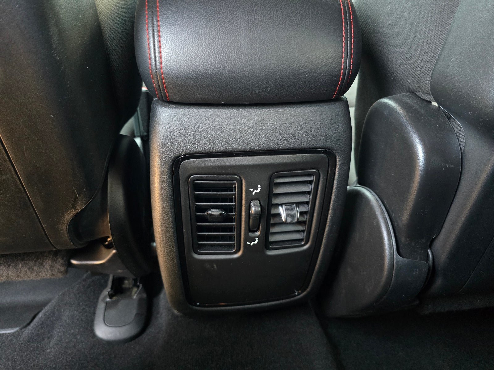Used 2025 Dodge Durango GT AWD/4WD image 24