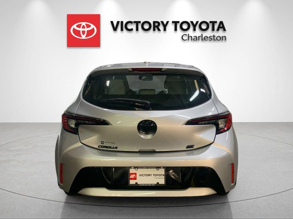 Used 2023 Toyota Corolla SE w/ SE Premium Package FWD image 4