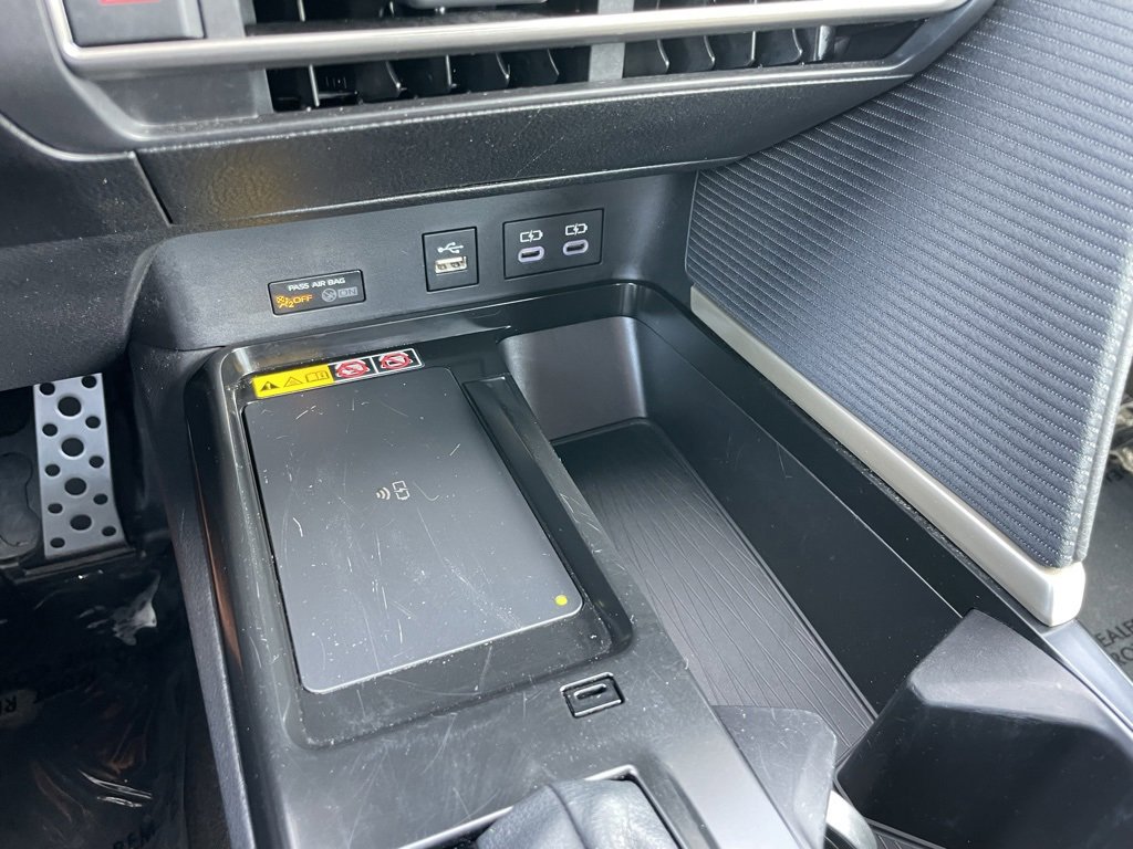 Used 2025 Toyota Camry SE image 12