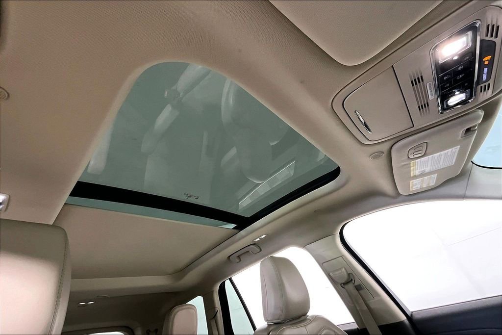 Used 2021 Lincoln Aviator Reserve w/ Equipment Group 201A image 22