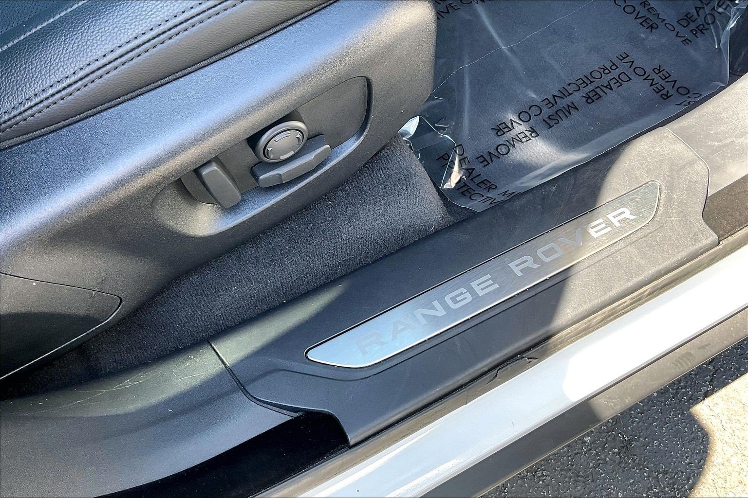Certified 2026 Land Rover Range Rover Velar S AWD/4WD image 35