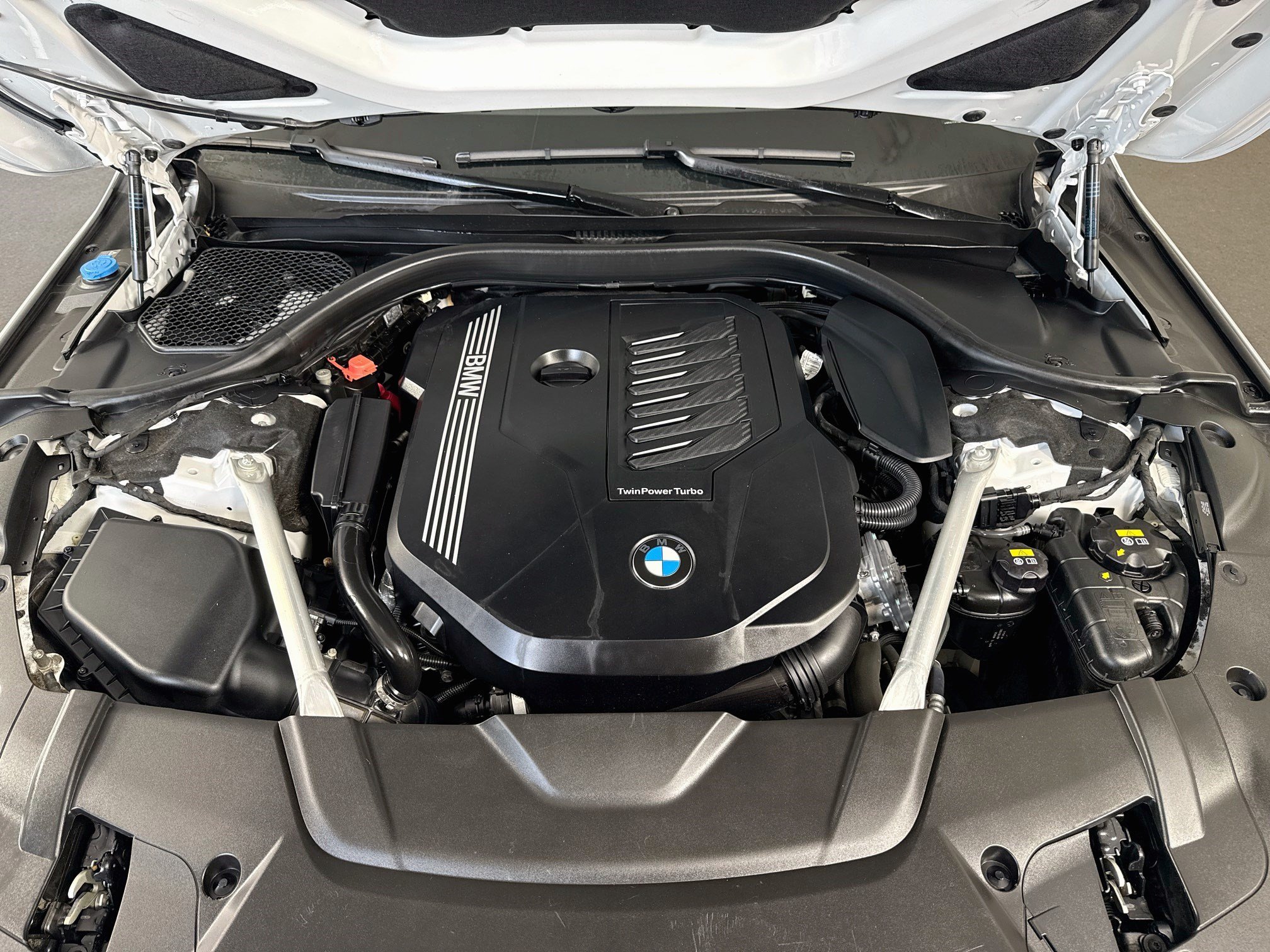 Used 2020 BMW 740i RWD image 39