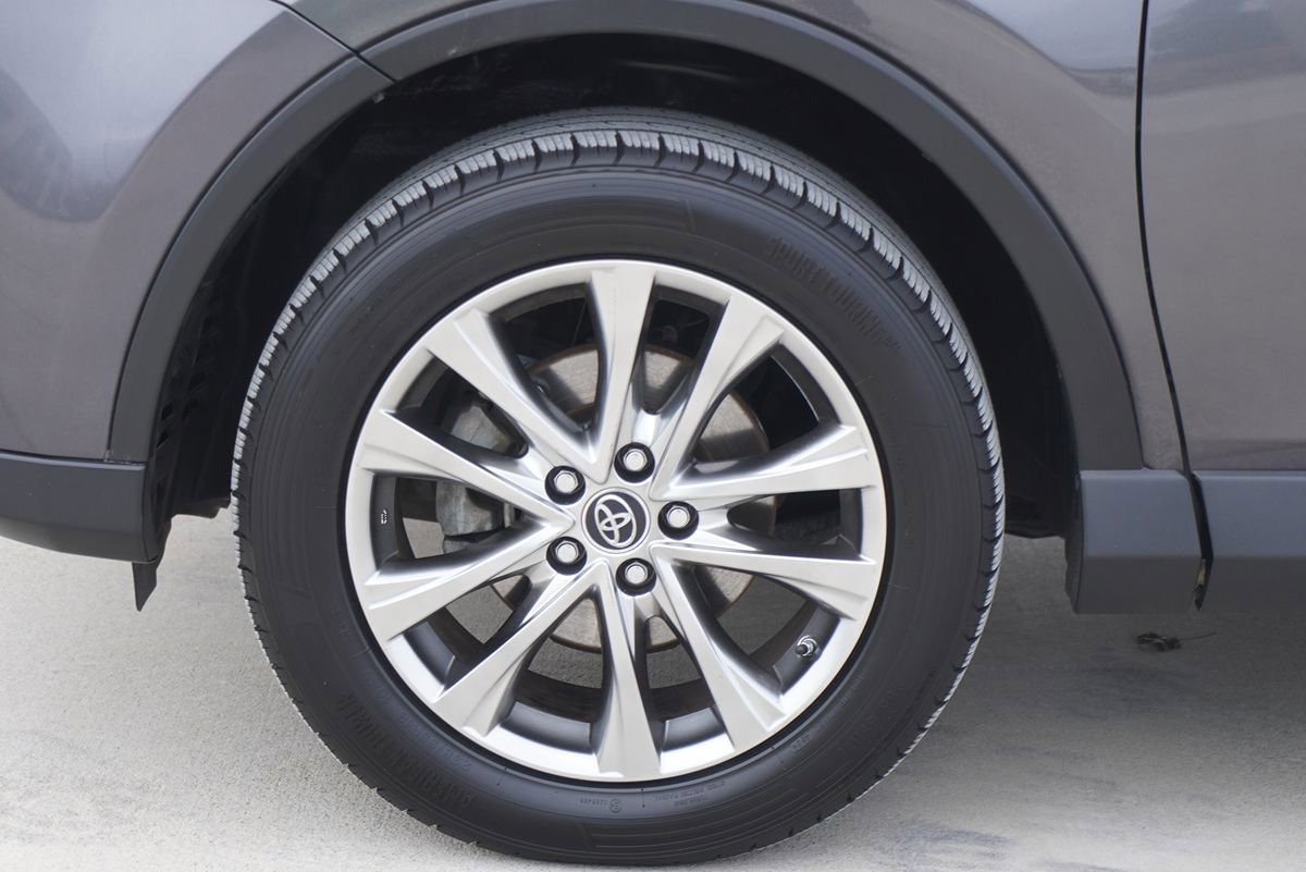 Used 2016 Toyota RAV4 Limited FWD image 4