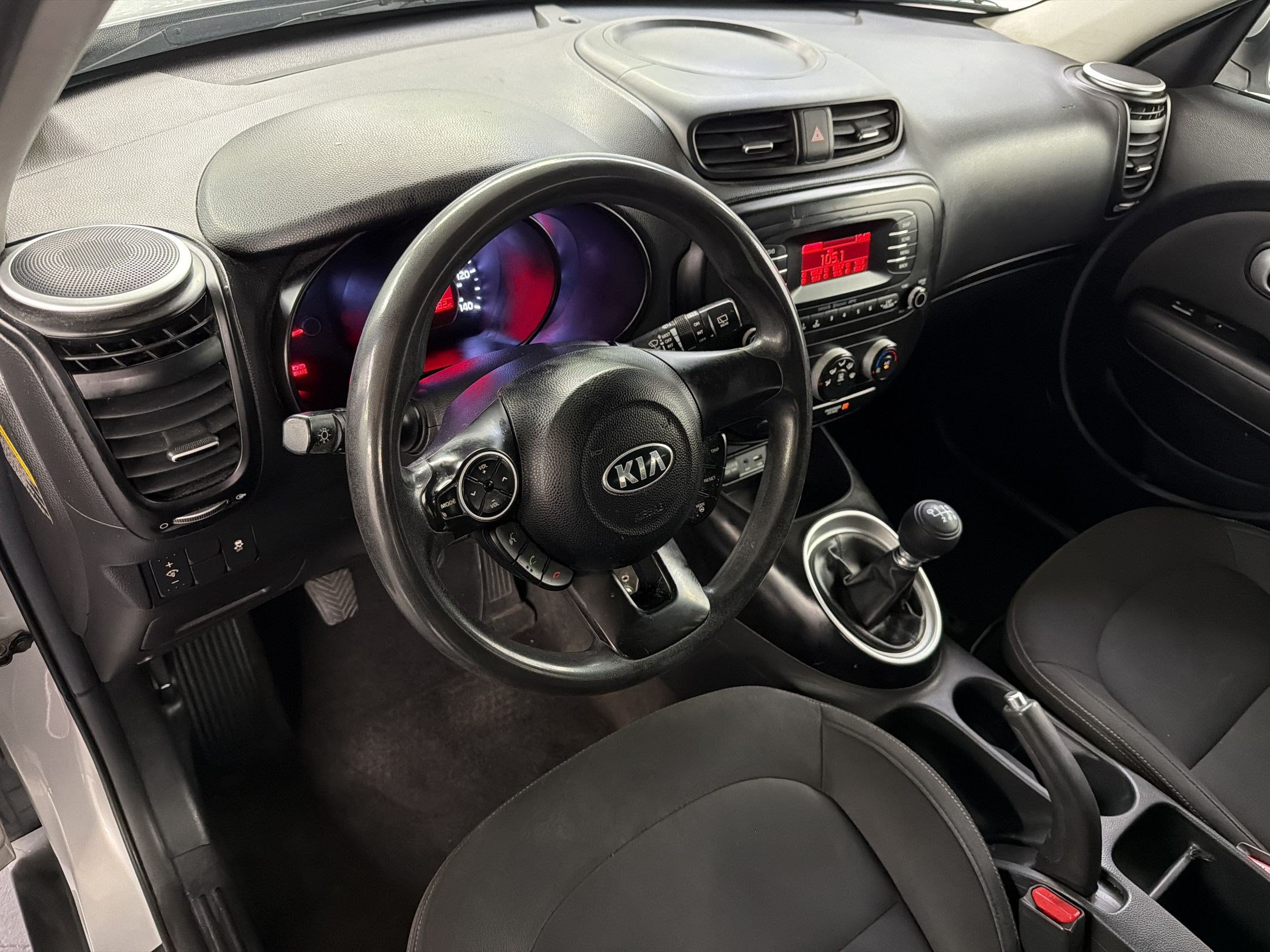 Used 2015 Kia Soul FWD image 4