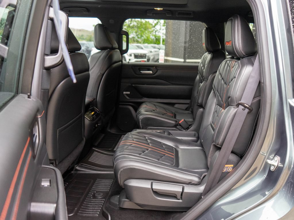 Used 2026 Nissan Armada PRO-4X AWD/4WD image 14
