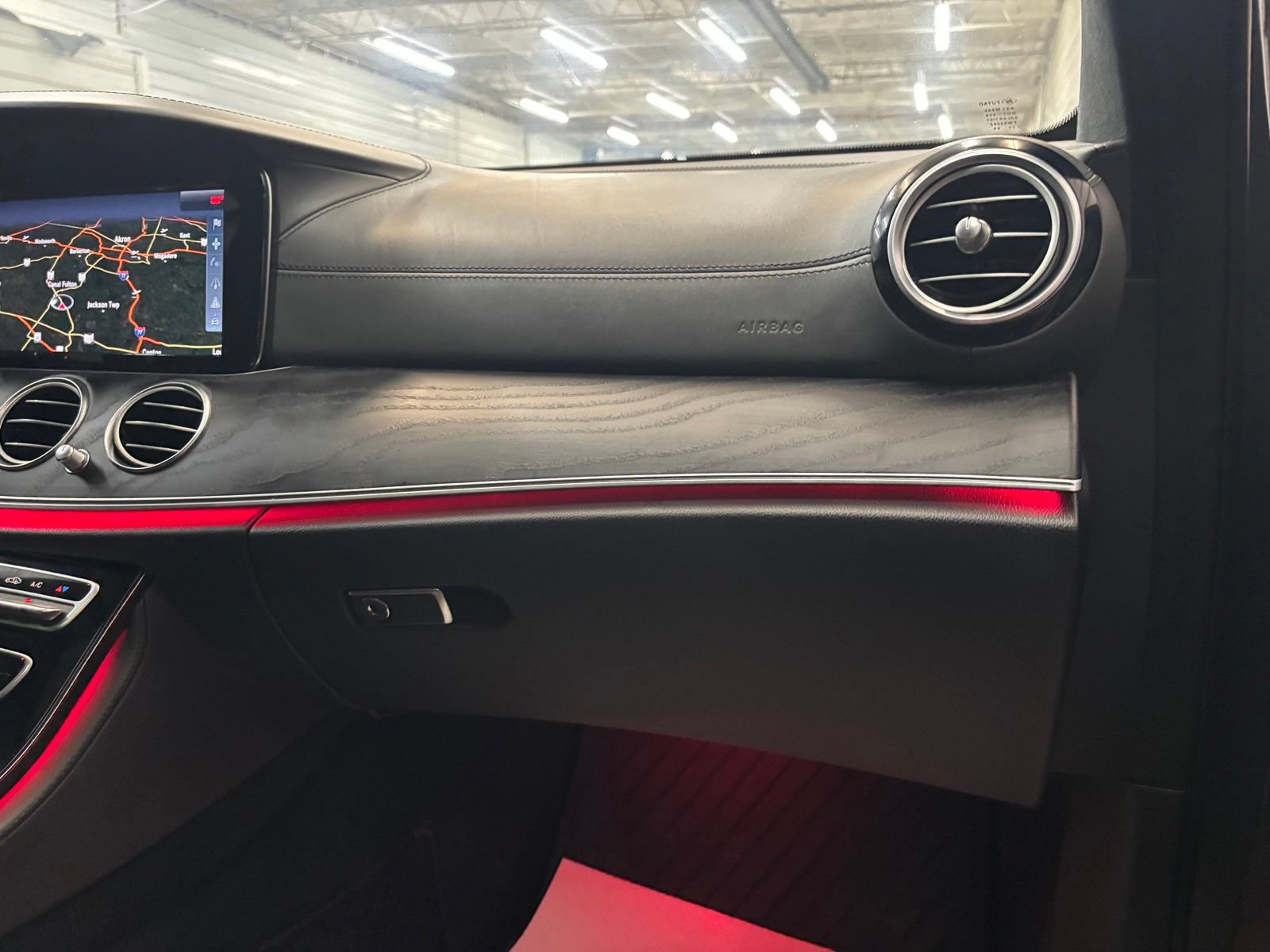 Used 2017 Mercedes-Benz E 300 4MATIC image 27