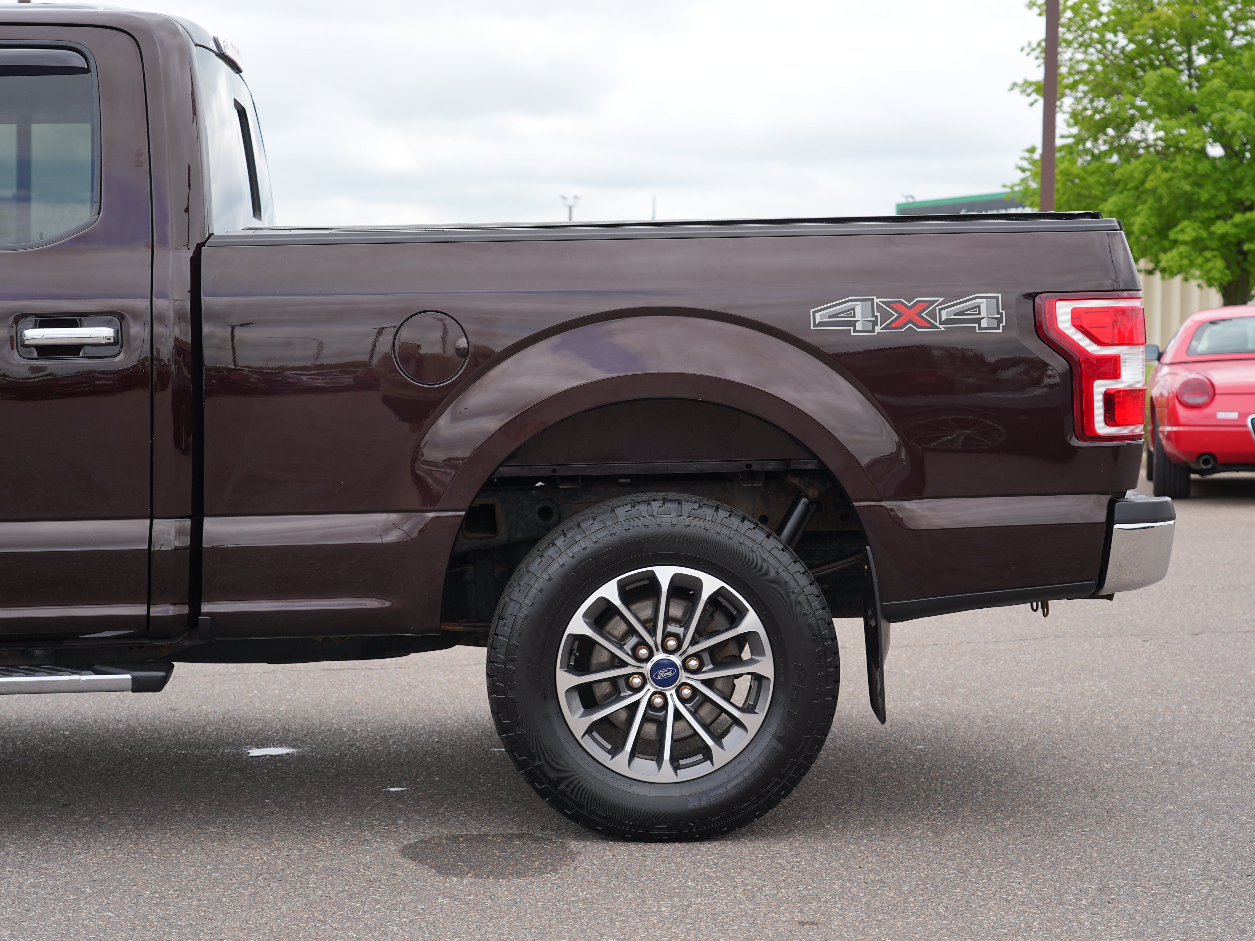 Used 2018 Ford F150 XLT w/ Equipment Group 302A Luxury AWD/4WD image 11