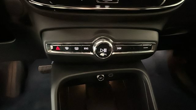 Used 2023 Volvo C40 P8 Recharge Ultimate AWD/4WD image 21