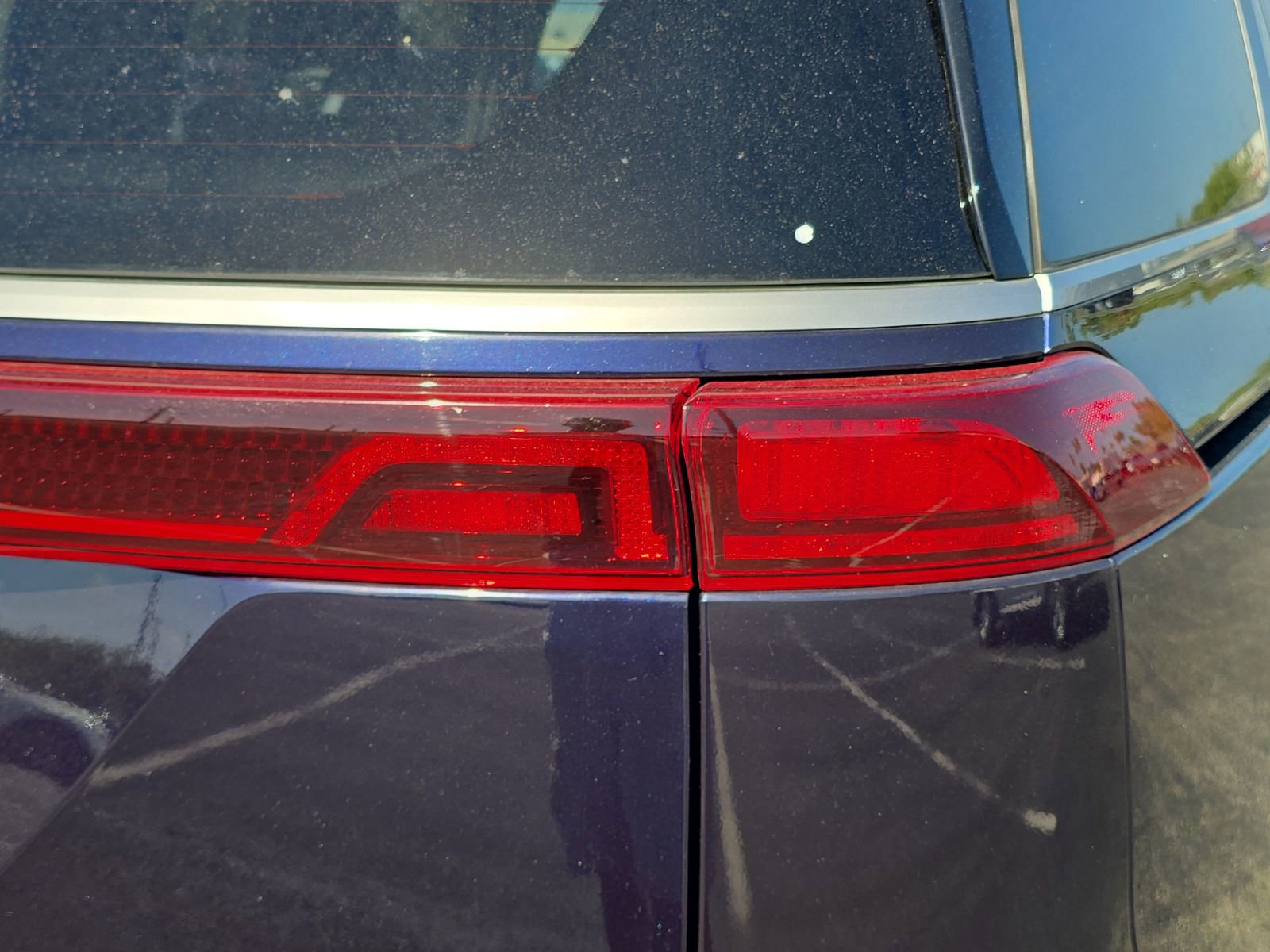 Used 2024 Kia Carnival LX FWD image 8