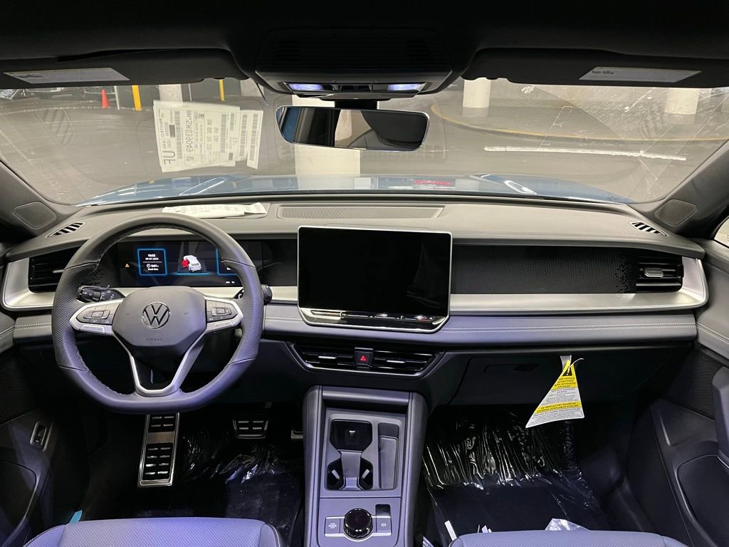 New 2025 Volkswagen Tiguan SE R-Line image 7