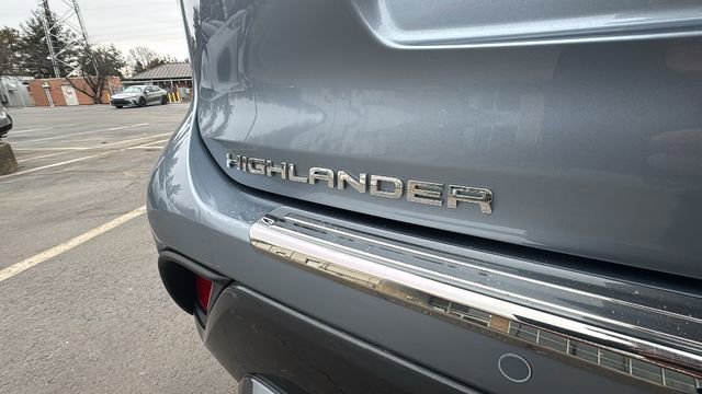 Used 2023 Toyota Highlander Limited image 35