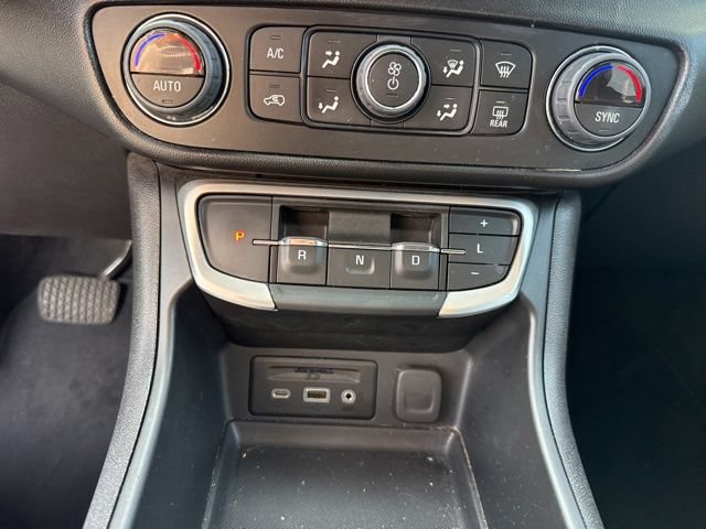 Used 2024 GMC Terrain SLT AWD/4WD image 21