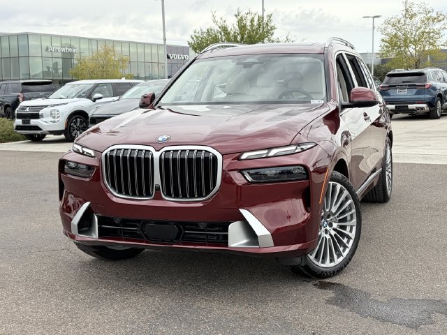 Used 2025 BMW X7 xDrive40i w/ Premium Package AWD/4WD image 4