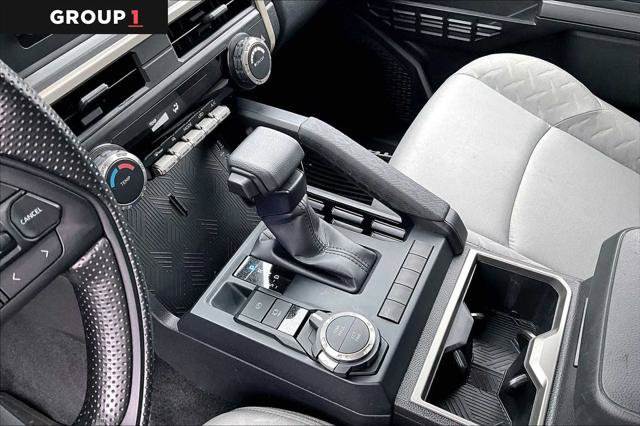 Certified 2025 Toyota Tacoma SR5 AWD/4WD image 17