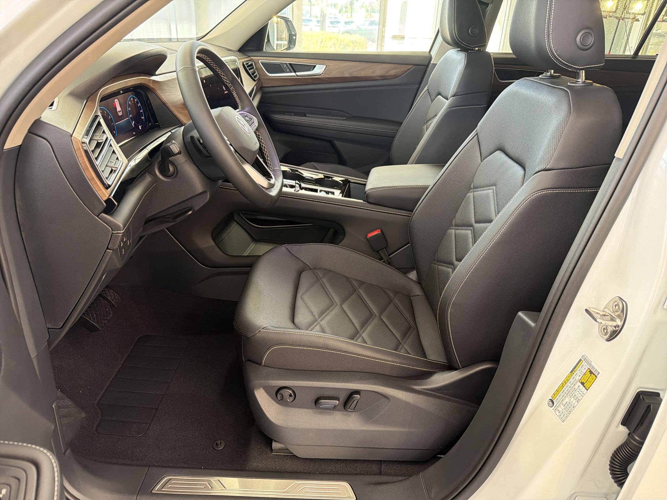 New 2026 Volkswagen Atlas SE FWD image 5